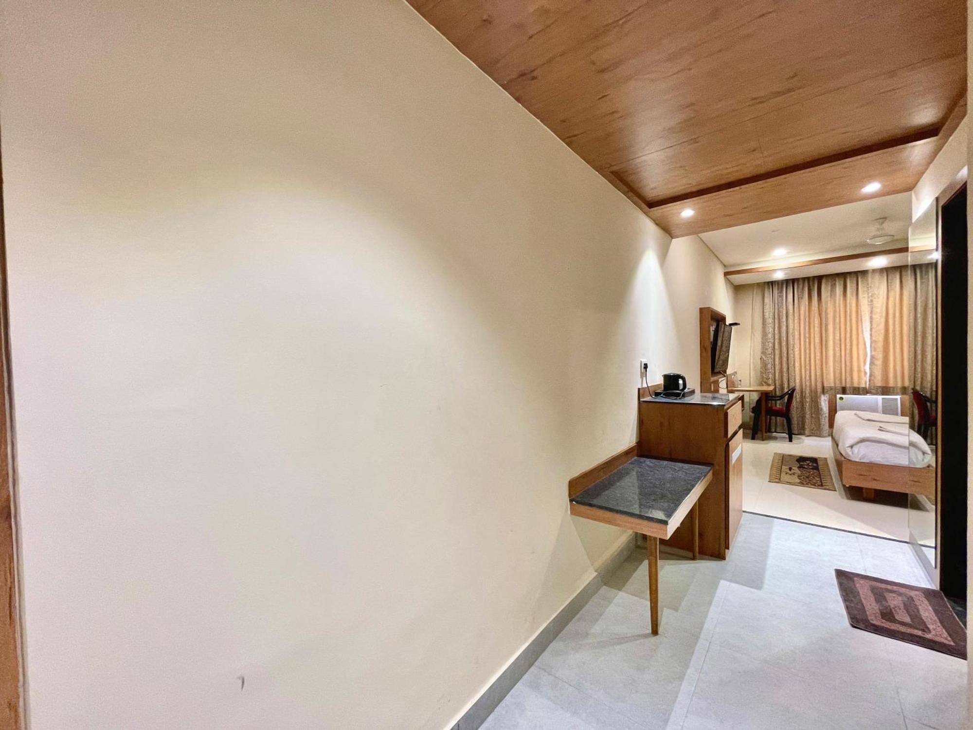 Hotel Rockbay, Puri Swimming-Pool, Near-Sea-Beach-And-Temple Fully-Air-Conditioned-Hotel With-Lift-And-Parking-Facility Zewnętrze zdjęcie