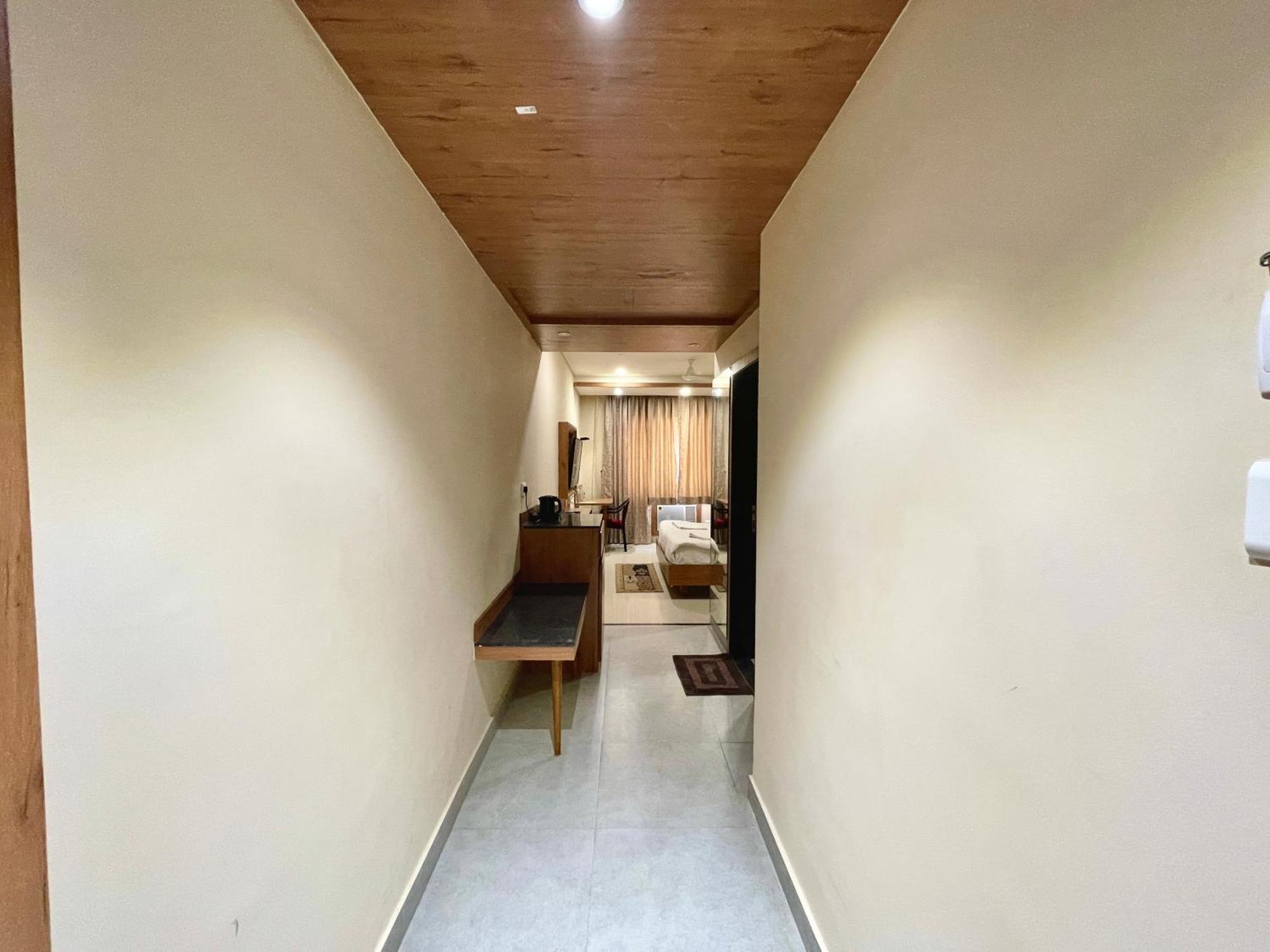 Hotel Rockbay, Puri Swimming-Pool, Near-Sea-Beach-And-Temple Fully-Air-Conditioned-Hotel With-Lift-And-Parking-Facility Zewnętrze zdjęcie