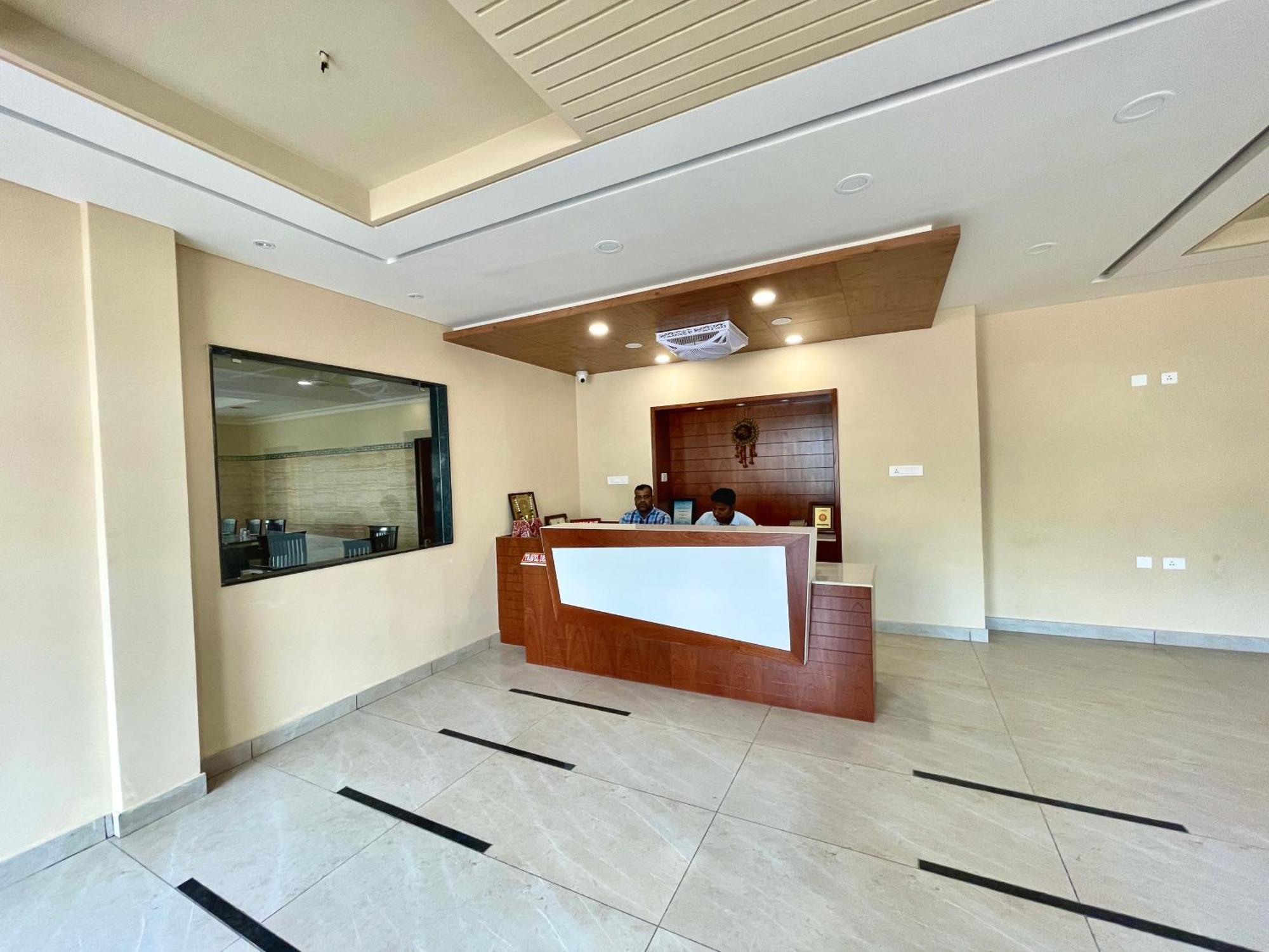 Hotel Rockbay, Puri Swimming-Pool, Near-Sea-Beach-And-Temple Fully-Air-Conditioned-Hotel With-Lift-And-Parking-Facility Zewnętrze zdjęcie